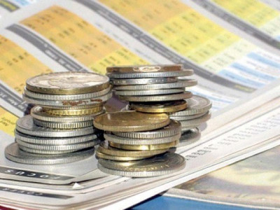 banking spread shrinks to lowest in over a decade