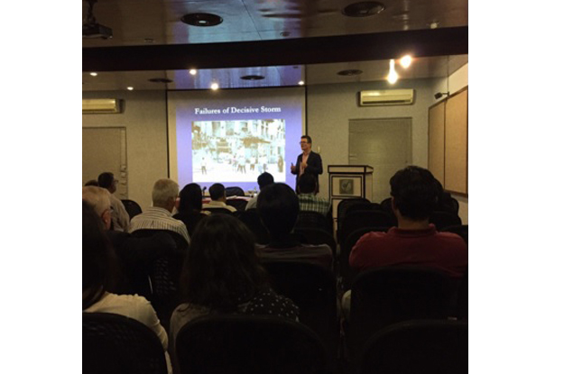 laurent bonnefoy giving his lecture at the alliance francaise on war in yemen photo twitter com afkarachi