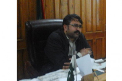 district council session descends into chaos