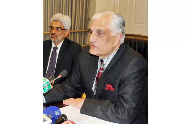 federal minister for climate change zahid hamid addressing a press conference photo inp federal minister for climate change zahid hamid addressing a press conference photo inp