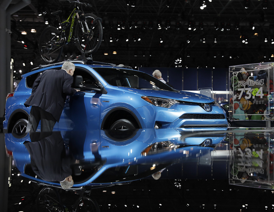 2017 Toyota RAV4 Hybrid. PHOTO; REUTERS