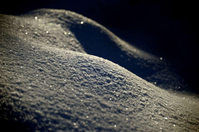 around a foot 30 centimetres of snow fell overnight as the searcher looked for moder hampering their efforts photo afp around a foot 30 centimetres of snow fell overnight as the searcher looked for moder hampering their efforts photo afp