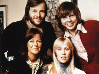 abba ponders one off reunion