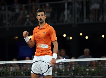 djokovic sets up adelaide semi final with medvedev