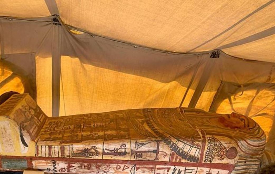 egypt discovers 14 ancient tombs at saqqara