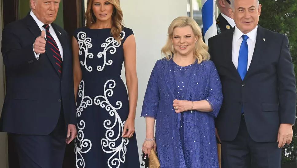 us president donald trump and first lady melania trump welcome israeli prime minister benjamin netanyahu and his wife sara to the white house on september 15 2020 photo afp