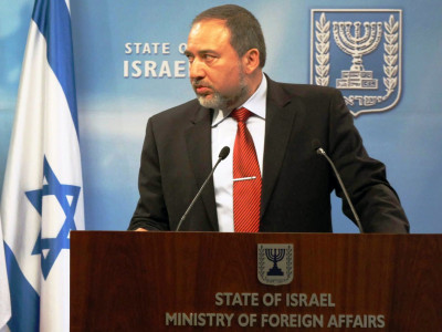 wikileaks isi chief met israelis to stop india attack