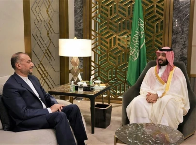 iran top diplomat meets saudi crown prince mohammed bin salman