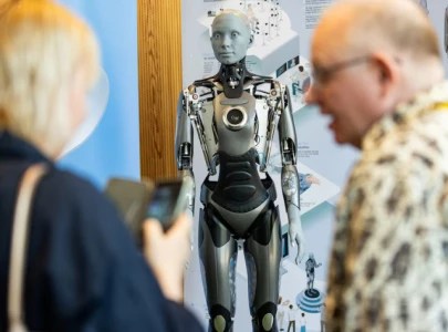 women and low skilled workers more likely to be replaced by ai idb study