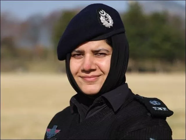 ayesha gul becomes k p s first woman aig ayesha gul becomes k p s first woman aig