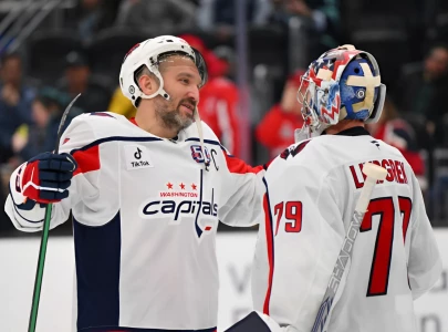 nhl capitals vs kraken sees alex ovechkin edge closer to wayne gretzky s record in 3 0 win