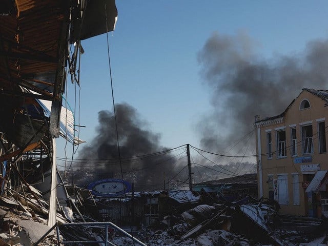 plumes of smoke rise from a russian strike during a 36 hour ceasefire over orthodox christmas declared by russian president vladimir putin as russia s attack on ukraine continues from the frontline donbas city of bakhmut ukraine january 7 2023 reuters