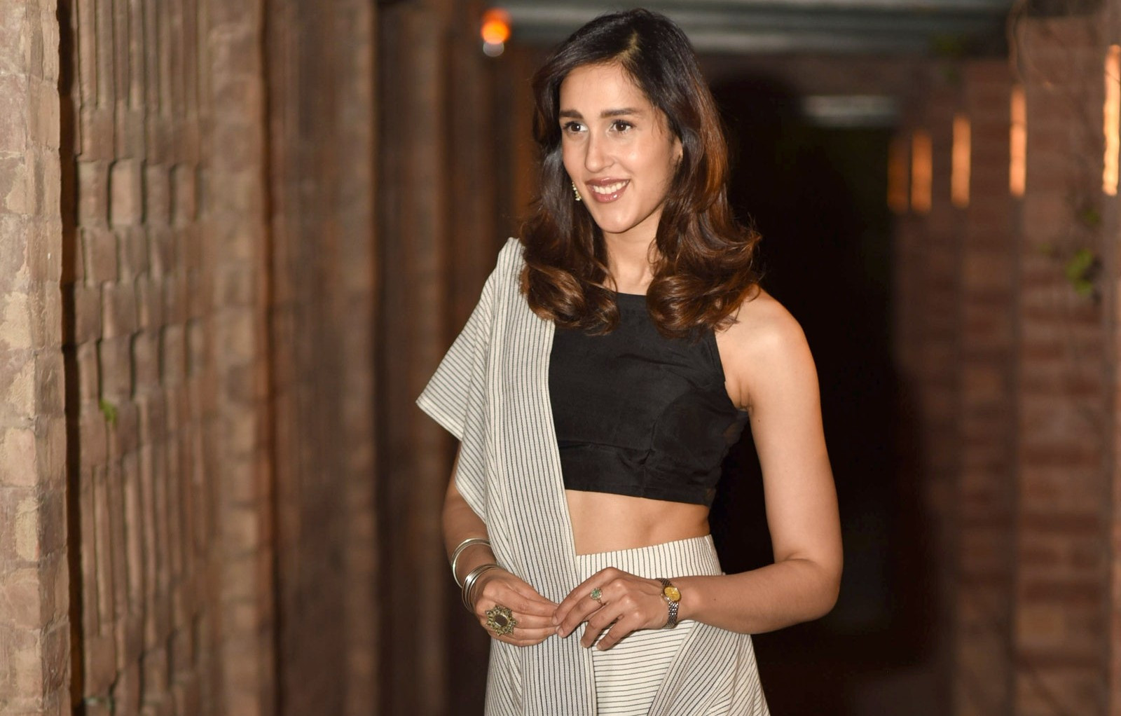 Mira Sethi writes about living on two continents for 'Vogue' - Vimarsana News