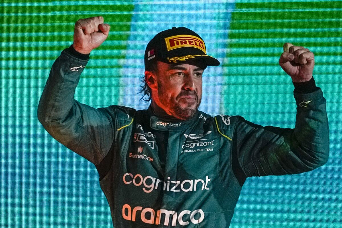 Photo of Alonso hails 'my hero' Stroll as Aston Martin shine