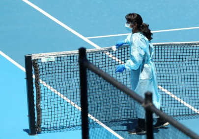 australia puts 500 tennis players staff into coronavirus isolation