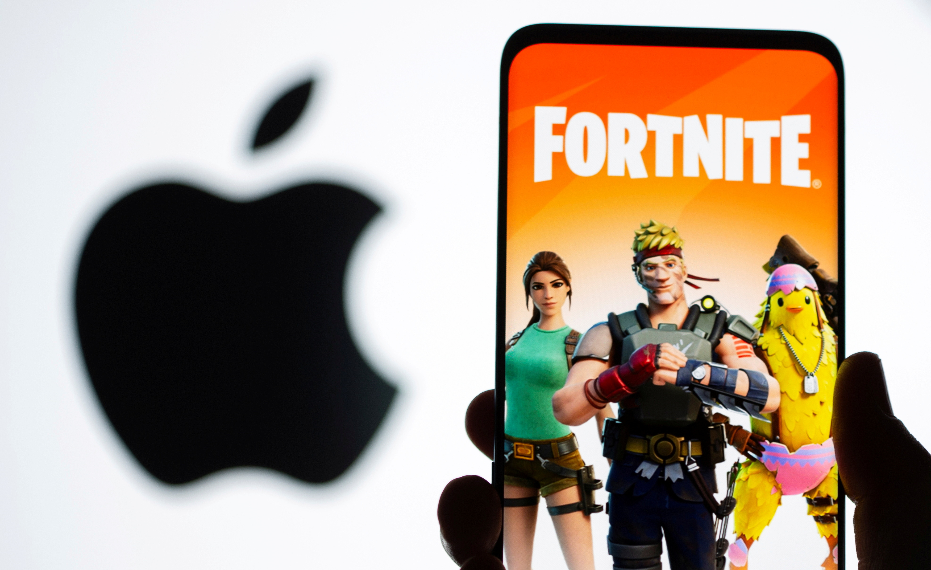 Photo of Apple bans Fortnite from App Store