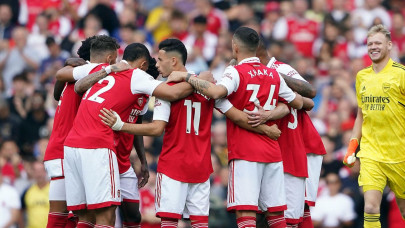 arteta wants arsenal to seize title chance