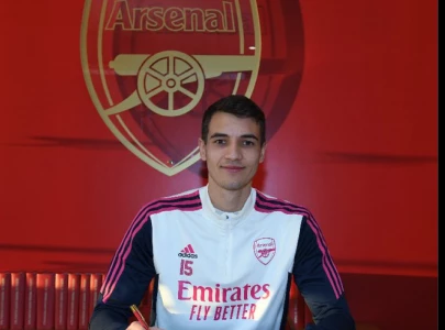 arsenal sign poland defender kiwior