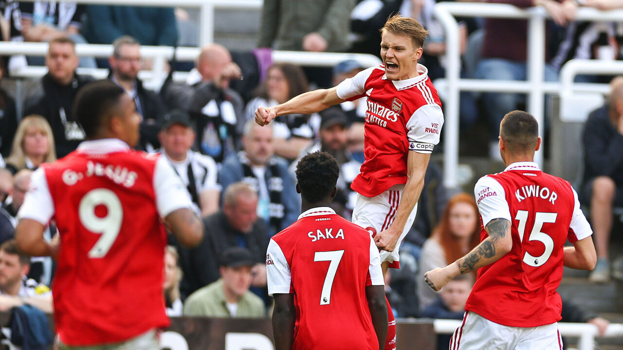 Arsenal pass Newcastle test to keep pressure on City