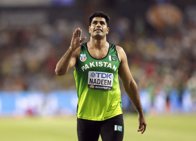 arshad back at training after knee surgery arshad back at training after knee surgery