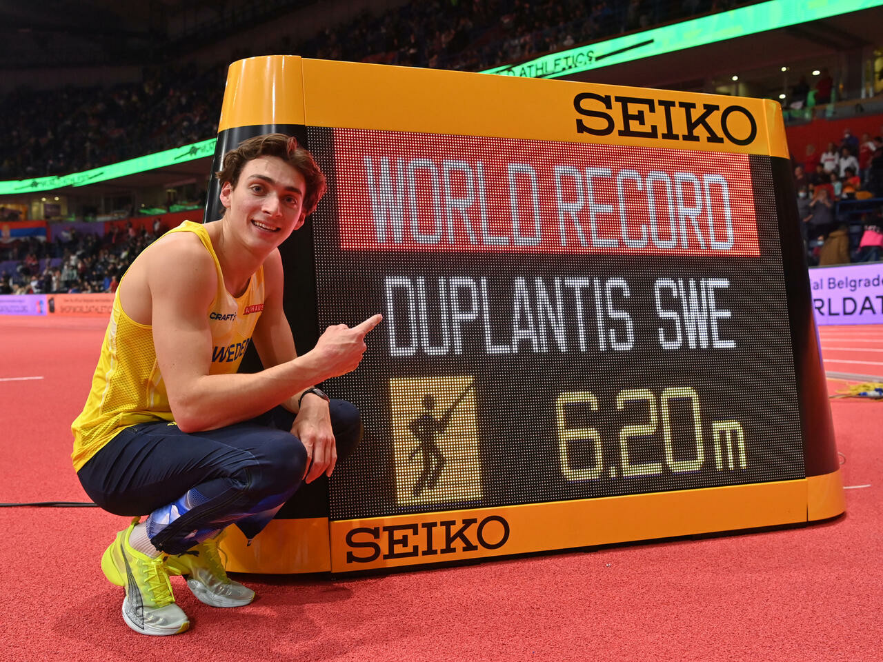 Photo of Duplantis sets 'dream' world record
