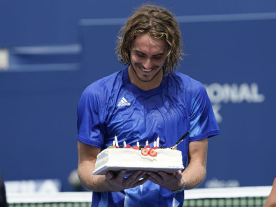 medvedev tsitsipas power into toronto atp quarter finals medvedev tsitsipas power into toronto atp quarter finals