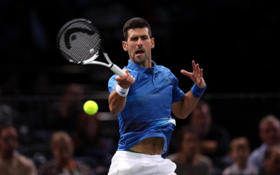 djokovic hits the ground running in paris
