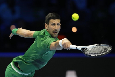 djokovic dispatches tsitsipas in atp finals opener