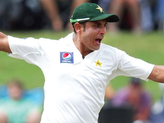 rehman spins pakistan into contention