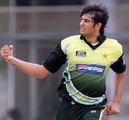 karachi blues struggle against sialkot karachi blues struggle against sialkot