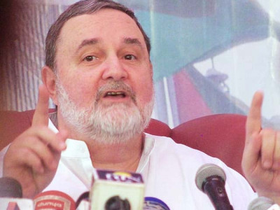 hussain haroon to remain at his post