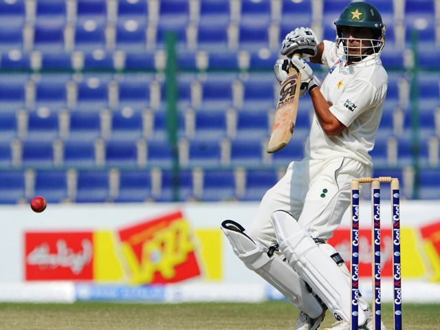 Rehman helps Pakistan thwart South Africa