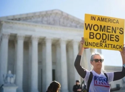 us supreme court leans towards blocking texas abortion law