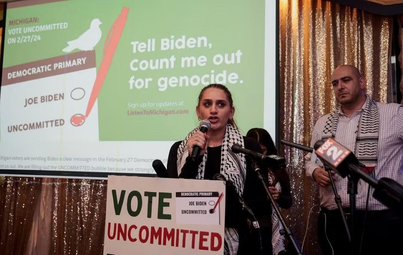 Activist Layla Elabed speaks during an uncommitted vote election night gathering as Democrats and Republicans hold their Michigan presidential primary election, in Dearborn, Michigan, US February 27, 2024. PHOTO: REUTERS