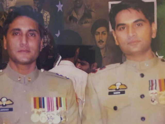 blast from the past adnan siddiqui humayun saeed in army uniforms blast from the past adnan siddiqui humayun saeed in army uniforms