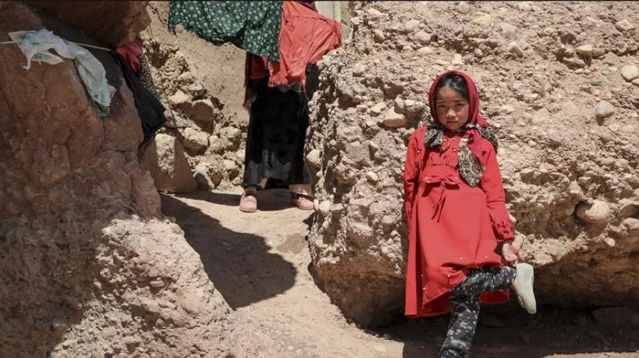 afghan girls turn cave into school raise hope for children afghan girls turn cave into school raise hope for children