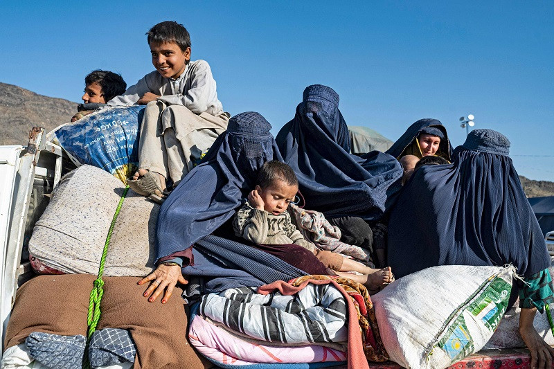 Afghan refugees head from a makeshift camp near Torkham border to Jalalabad, in the Ghani Khel district of Nangarhar province, November 12, 2023. PHOTO: AFP