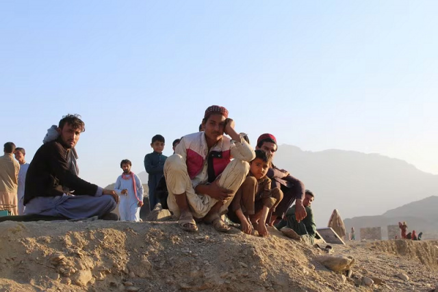 un agency urges pakistan to halt expelling afghans during winter un agency urges pakistan to halt expelling afghans during winter