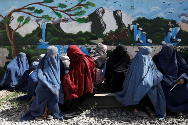 afghan taliban ban women from parks and funfairs in kabul afghan taliban ban women from parks and funfairs in kabul
