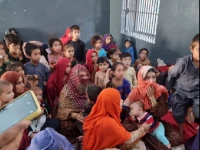 pakistan considers options as us halts afghan relocation