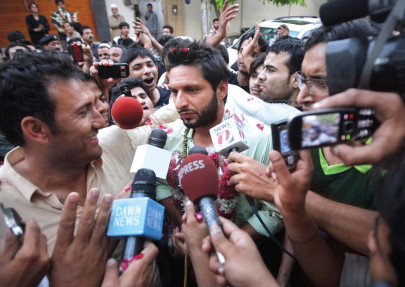 afridi s political no ball afridi s political no ball