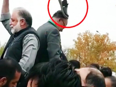 pti supporters accused of manhandling pml n leaders in islamabad