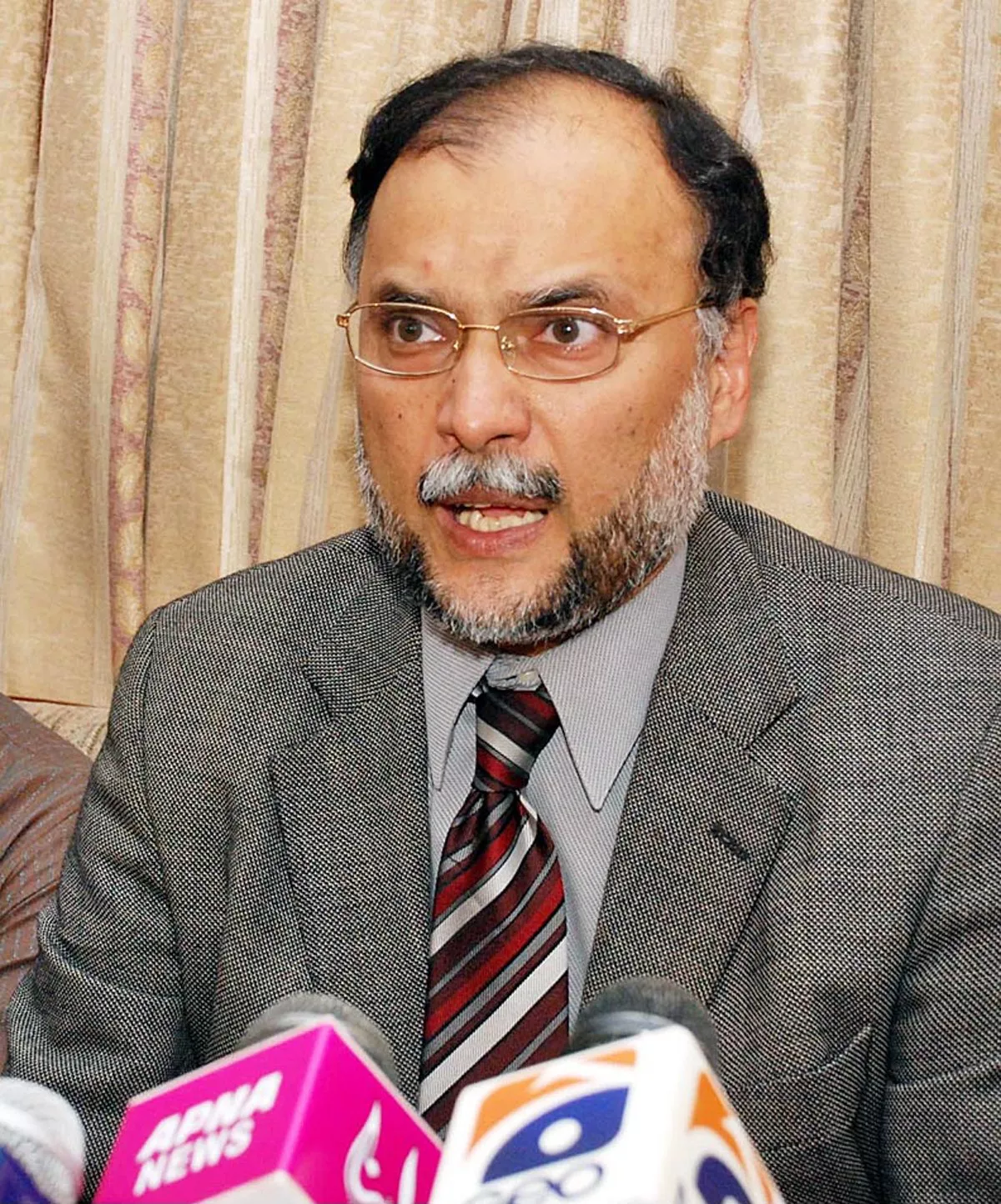 pml n still undecided on gen kayani s extension pml n still undecided on gen kayani s extension