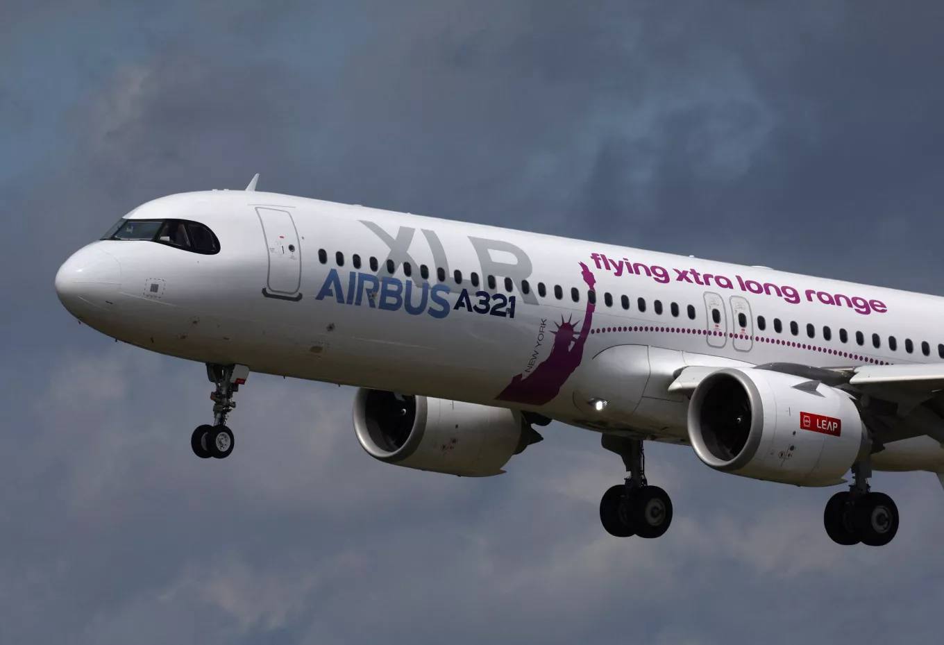 an airbus a321 lands at the farnborough international airshow in farnborough england on july 22 2024 photo reuters an airbus a321 lands at the farnborough international airshow in farnborough england on july 22 2024 photo reuters