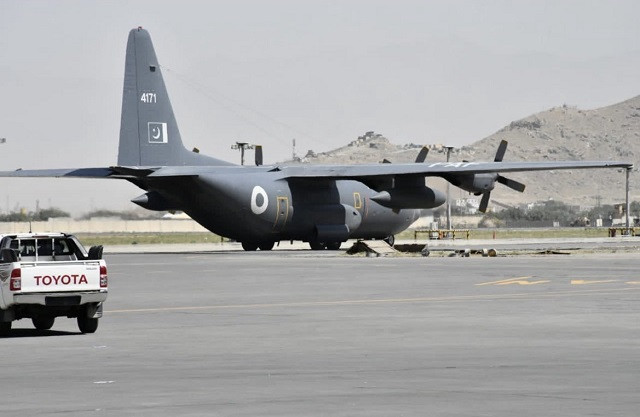 Photo of PAF aircraft carrying relief goods lands in Kabul