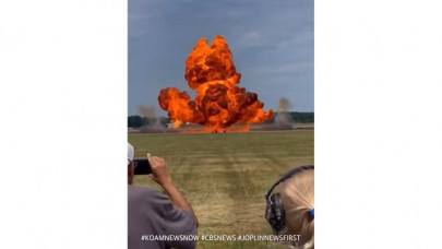 watch man dies in jet propelled truck crash at us air show