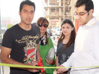 aisamul haq inaugurates gul ahmed store aisamul haq inaugurates gul ahmed store