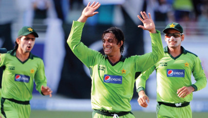shoaib handed local farewell hopes shoaib handed local farewell hopes
