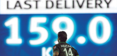 imran wants akhtar for the semi final imran wants akhtar for the semi final