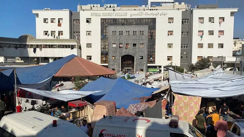people gather at al shifa hospital where they shelter in gaza city november 7 2023 photo reuters people gather at al shifa hospital where they shelter in gaza city november 7 2023 photo reuters